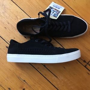 NWT Toms Suede Lenox Sneaker